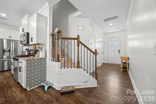 616 Altamonte Dr