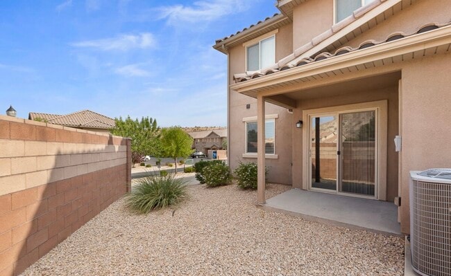 Photo - 3419 S River Rd