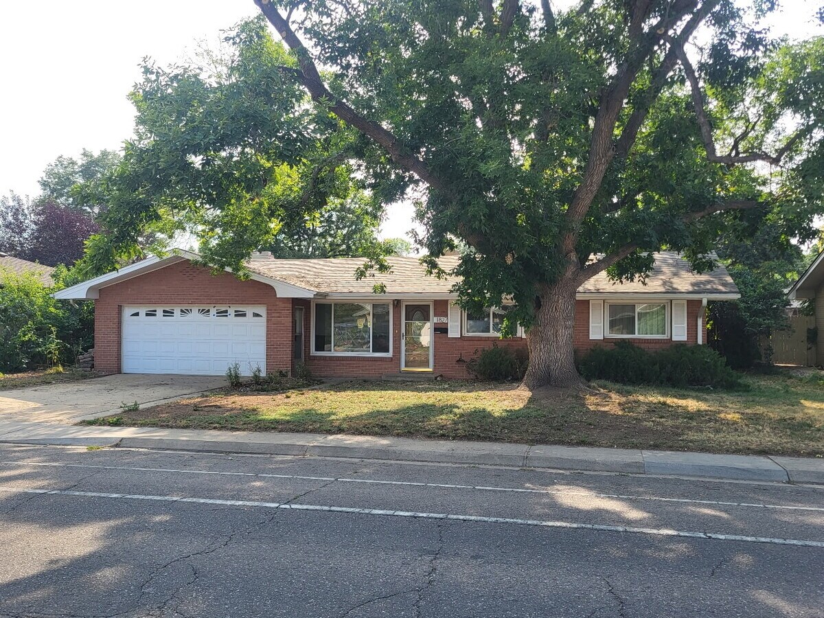 Photo - 1827 Collyer St House