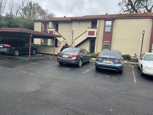 Building Photo - 1391 Monument Blvd Unit 5