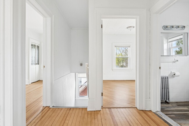 Upstairs hall - 37 2nd Ave Unit 2