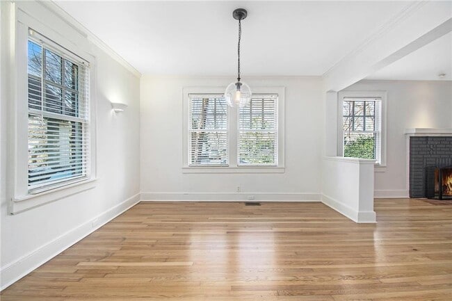 Photo - 476 Hemlock Cir SE