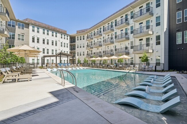 Building Photo - The Hayden