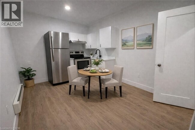 Photo - 803 King St Unité 5