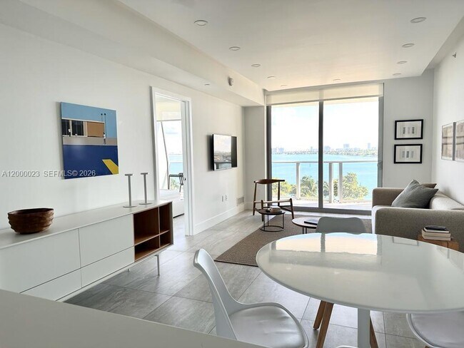 Photo - 488 NE 18th St Unidad 606