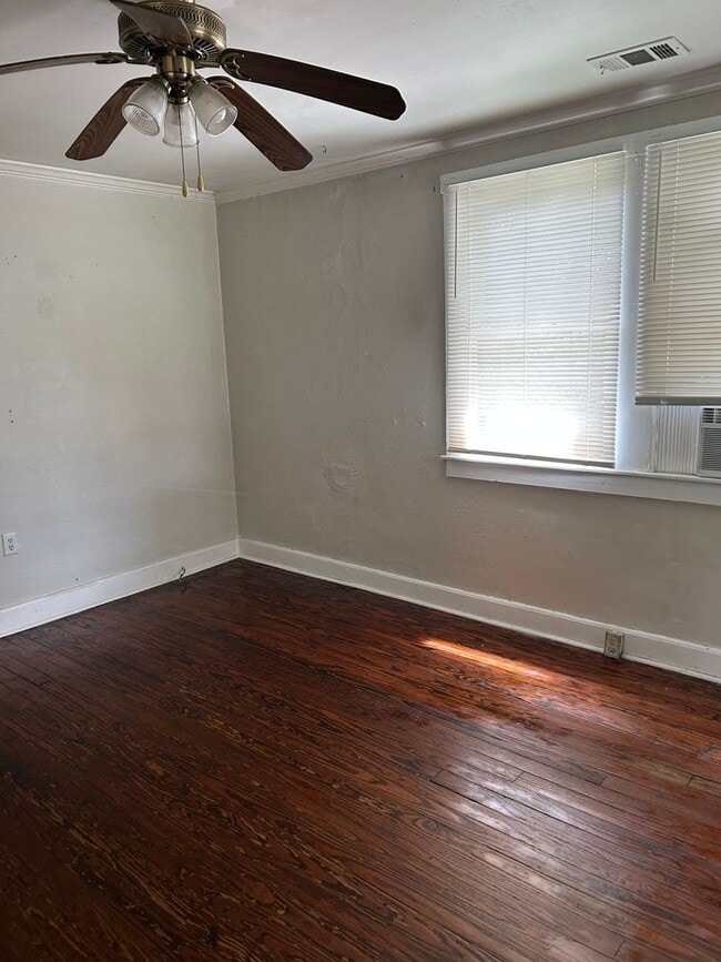 Photo - Convenient East 32nd Street Location Near Anderson and Truman Pkwy.