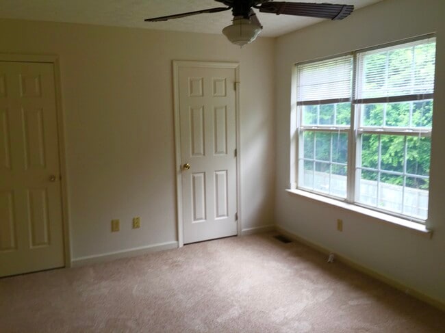 Photo - 400 Wabarto Way