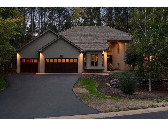 Photo - 4390 Trillium Ln W
