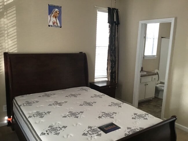 Photo - 2nd Floor Furnished Condo in River Oaks