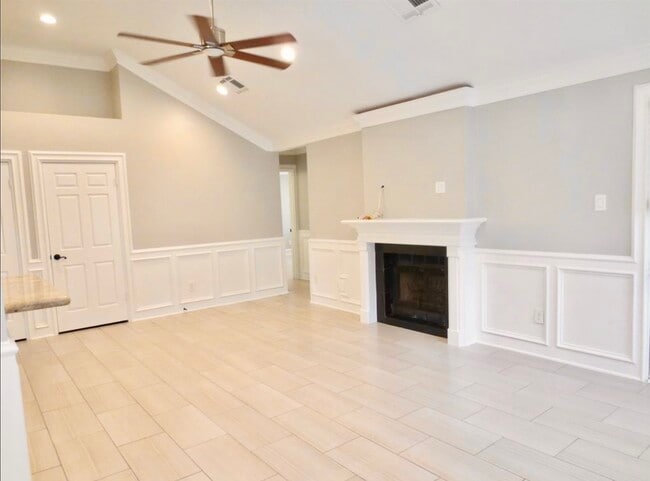 Building Photo - 8214 Split Oak Dr