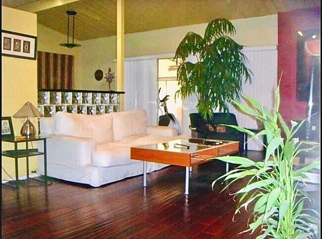 Building Photo - 5443 Baja Dr Rental