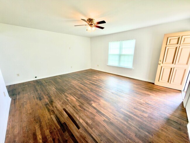 Photo - 102 Ator St