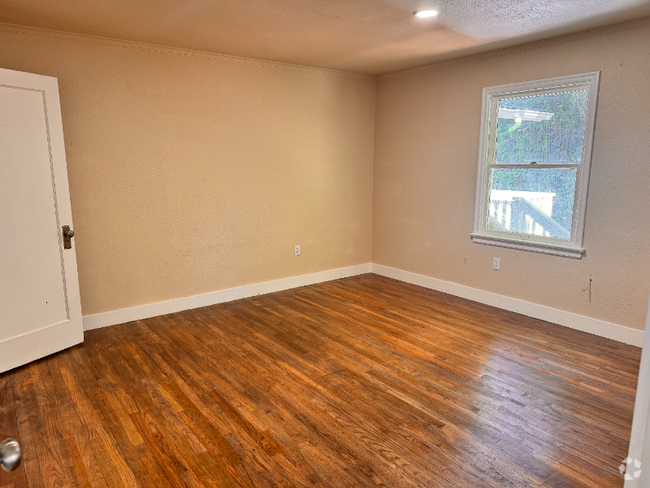 Building Photo - 415 124th St S Rental