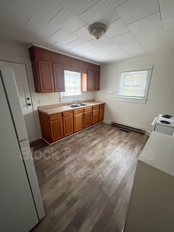 Photo - 316 N Elm St