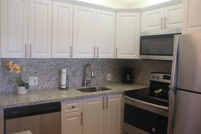 Photo - 454 Fanshaw K