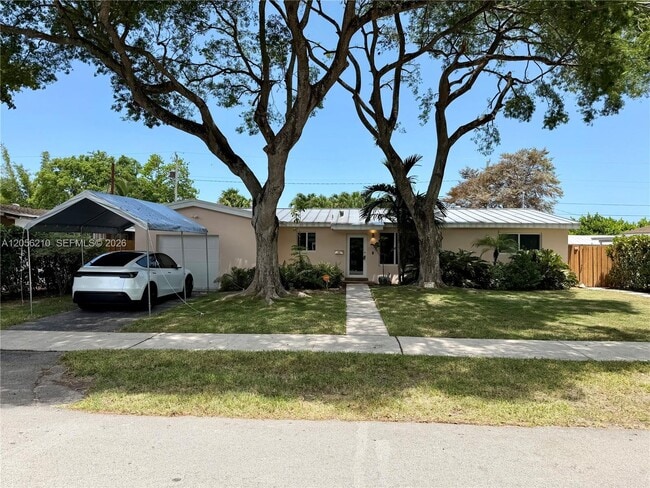 Building Photo - 9340 Jamaica Dr