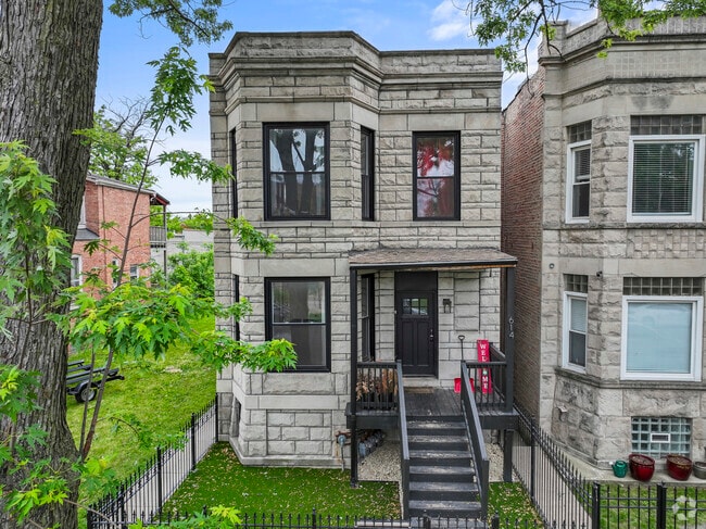 Building Photo - 614 N Troy St Rental
