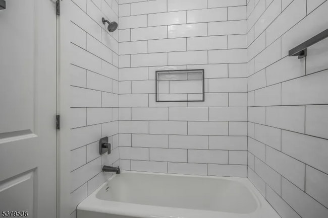 Photo - 15 Voorhees St Unidad 2nd Floor