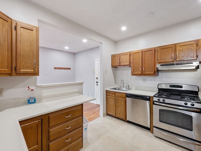 Photo - 21 Sutherland Rd Unit 15