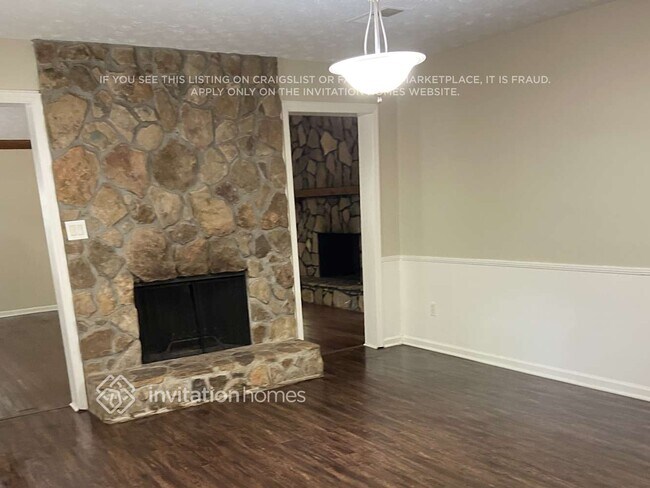 Photo - 1234 Woodland Ct SE