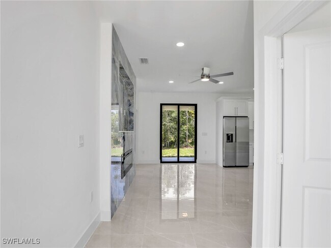 Photo - 2811 Cerito Ave N