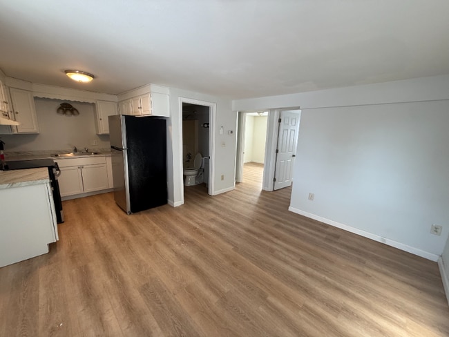 Building Photo - 190 Ashworth Ave