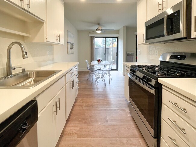 Gourmet Kitchen w/Quartz Countertops