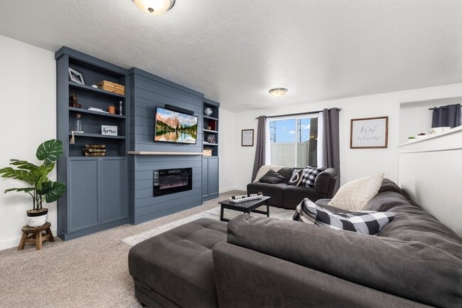 318 Wren Hill Ln