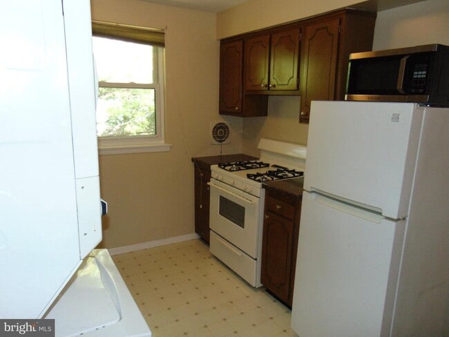 Photo - 1155 York Rd