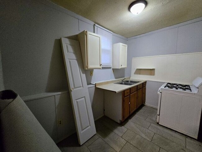 Photo - Affordable unit conveniently located!