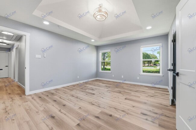 Photo - 2001 Lazy Ln