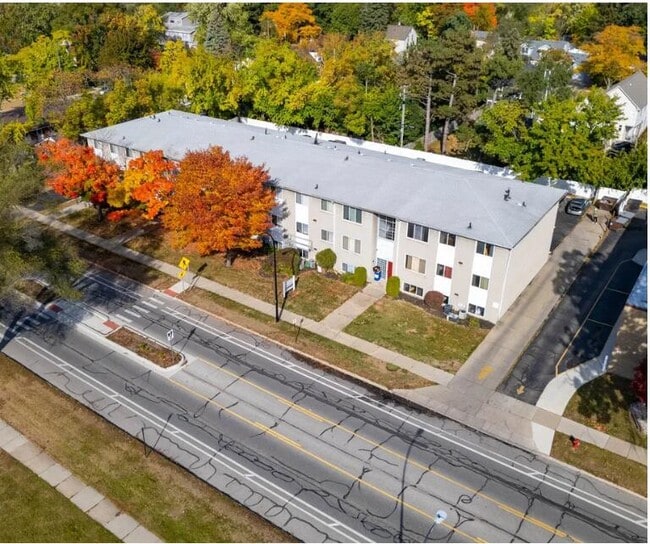 Photo - 1250 W Nine Mile Rd Unit Apt 7
