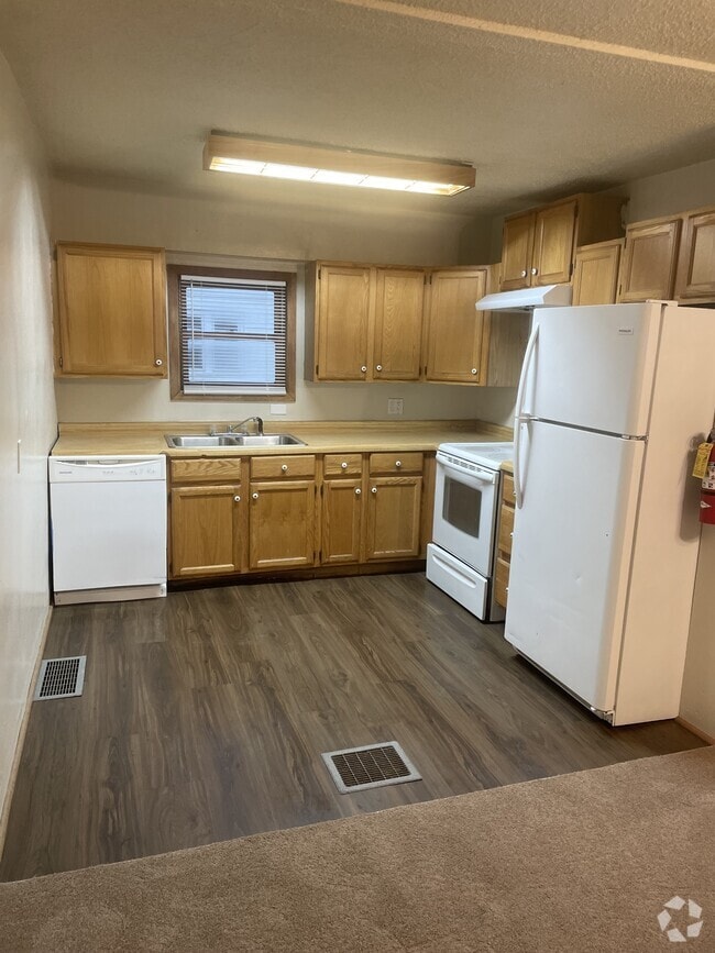 Building Photo - 810 W 4th St Rental