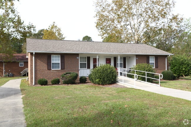 Oak Estates - Oak Estates Apartments