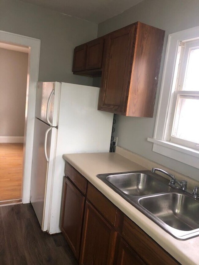 Photo - $1,350| 3bd 2Ba|1621 Badger | Available 11... Casa