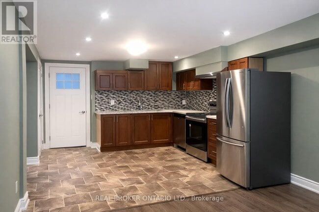 Photo - 926 Flagship Dr