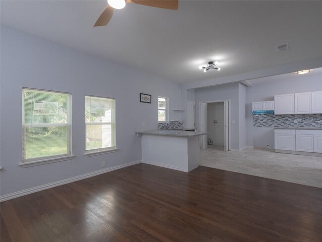 Building Photo - 2703 Areba St Rental