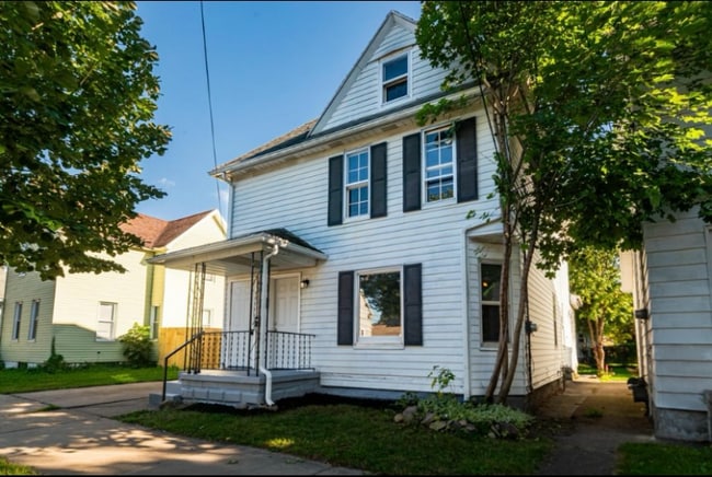 Photo - 734 Crosby St NW Unidad 1