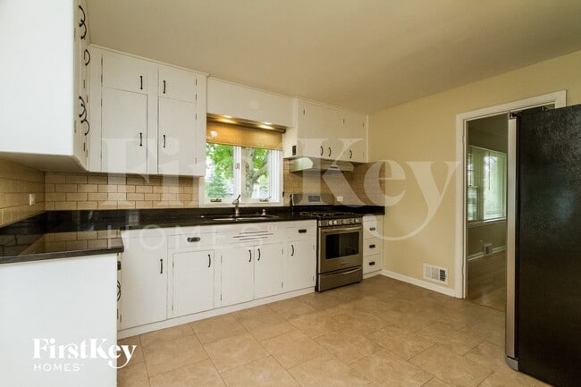 Photo - 40 2nd St
