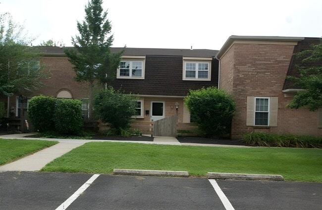 Building Photo - 221 Arbour Ct