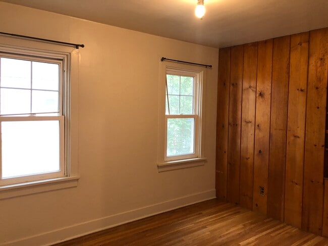 Photo - 1030 NE Duncan Ln