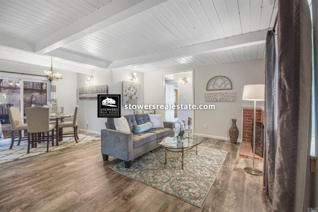 Photo - 2073 Overhill Rd