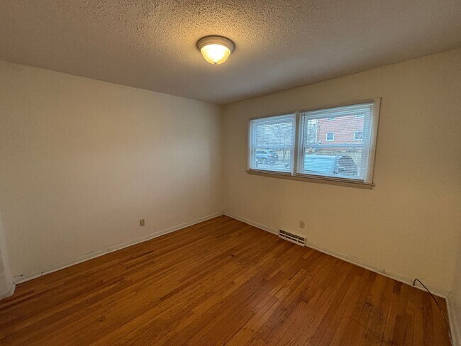Photo - 2 Bed Available Now in North Madison! Unit #2