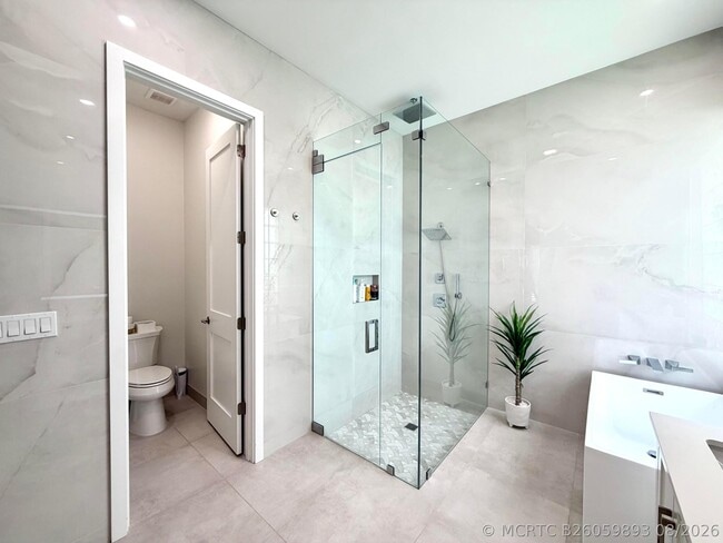 5725 Via De La Plata Cir