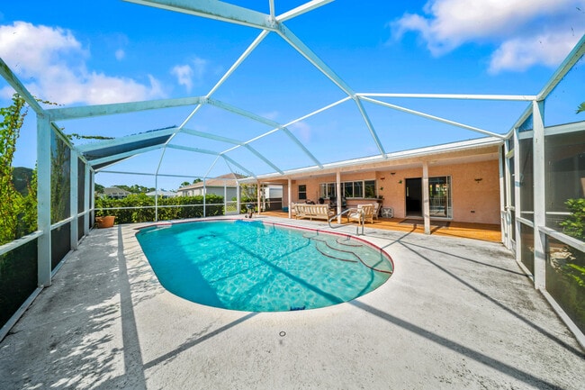 Photo - 5910 NW Bayou Ct