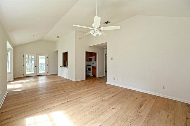 Photo - 108 N Mockingbird Cir