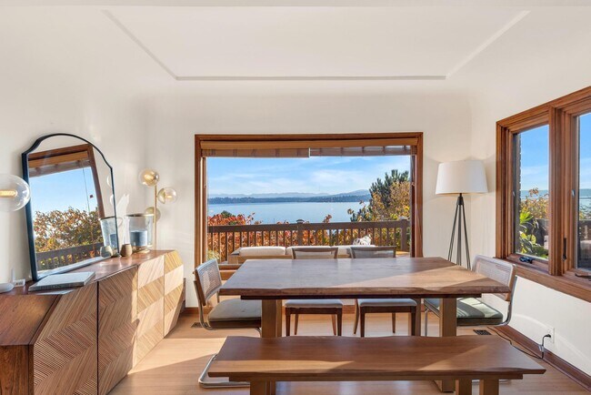 Photo - 327 Lake Washington Blvd