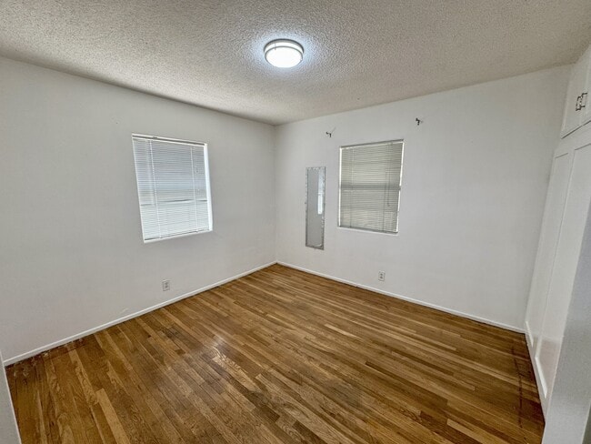 Dormitorio 2 - 9548 Claymore St