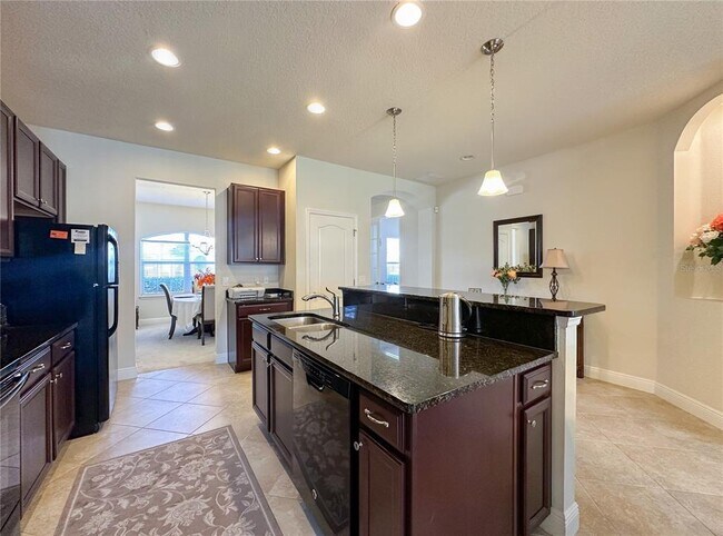 Photo - 720 Parkmont Pl