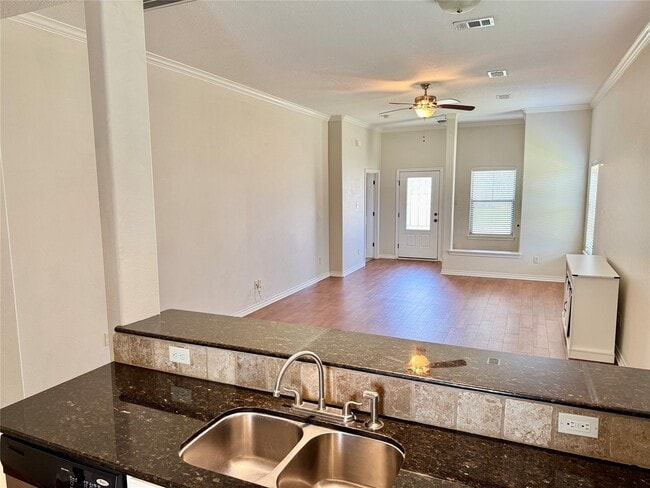 Photo - 3828 Black Hawk Ln